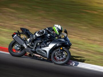 2024 Kawasaki Ninja® ZX™-6R Base