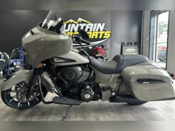 Used 2023 Indian Motorcycle® Standard Motorcycle Chieftain® Dark Horse® Quartz Gray
