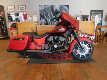 New 2024 Indian Motorcycle® Cruiser Motorcycle Chieftain® Dark Horse® Sunset Red Smoke