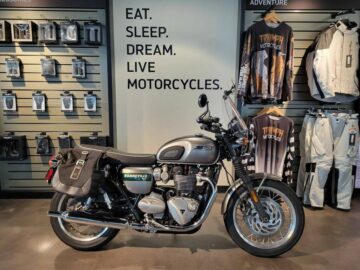 Used 2022 Triumph Standard Motorcycle Bonneville T120 Gold Line Silver Ice / Competition Gree