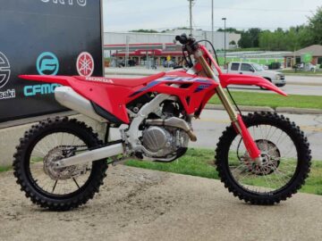 New 2023 Honda Dirt Bike Motorcycle CRF 450R
