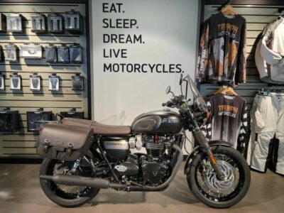 Used 2022 Triumph Standard Motorcycle Bonneville T120 Black Gold Line Matt Saphire Black / Ma