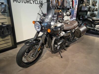 Used 2022 Triumph Standard Motorcycle Bonneville T120 Black Gold Line Matt Saphire Black / Ma